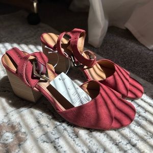 Maroon sandal heel
